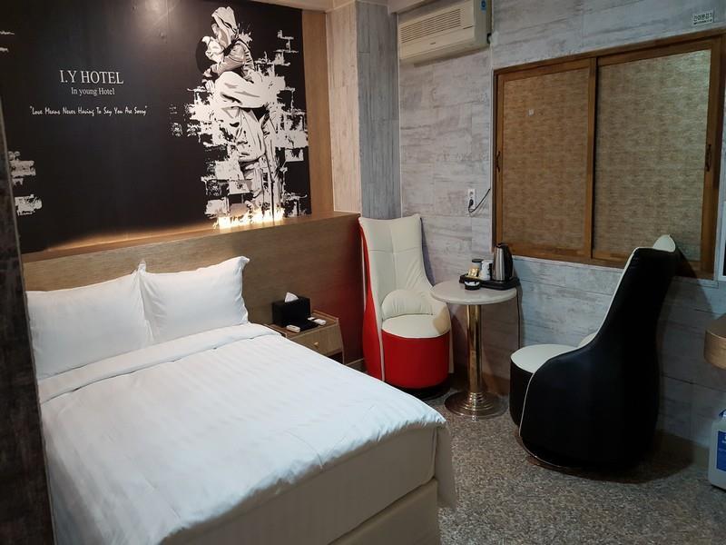 I.Y Hotel Σουγόν Εξωτερικό φωτογραφία