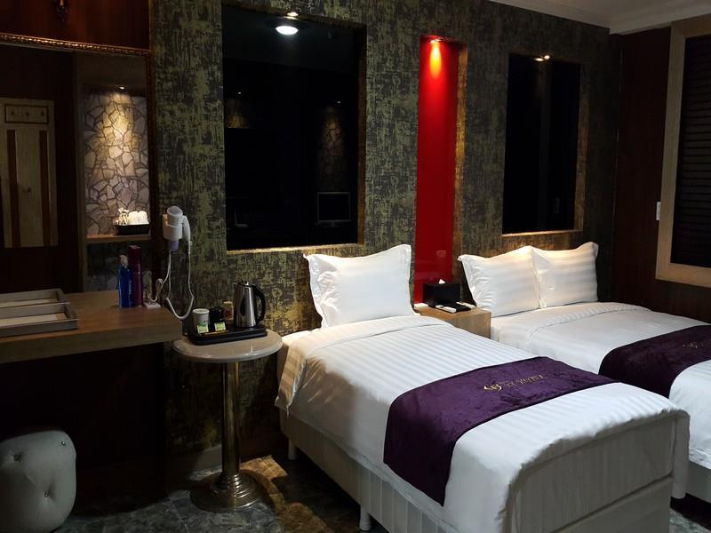 I.Y Hotel Σουγόν Εξωτερικό φωτογραφία