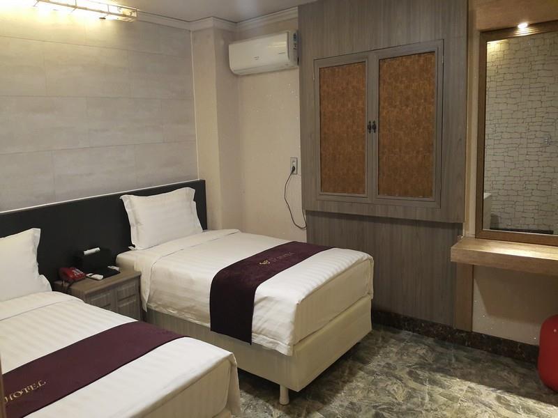 I.Y Hotel Σουγόν Εξωτερικό φωτογραφία