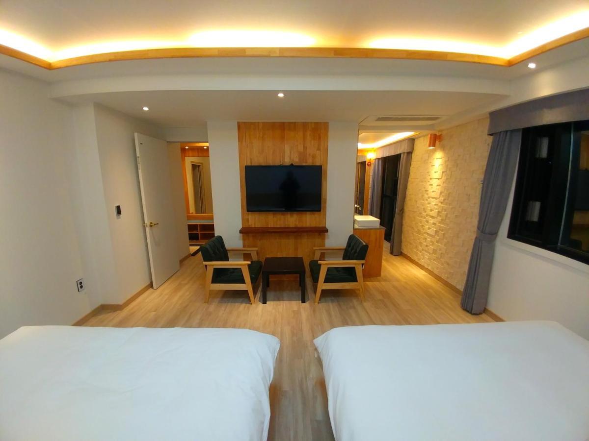 I.Y Hotel Σουγόν Εξωτερικό φωτογραφία