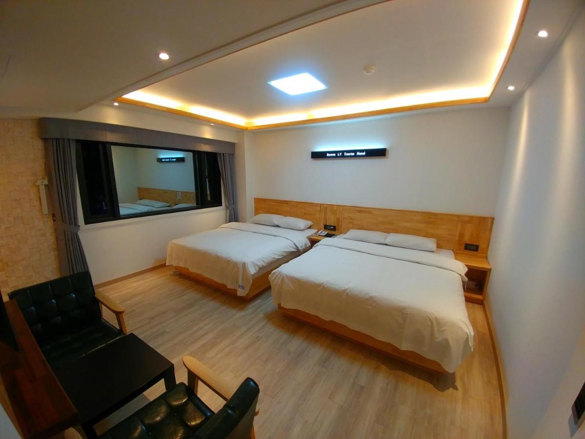 I.Y Hotel Σουγόν Εξωτερικό φωτογραφία