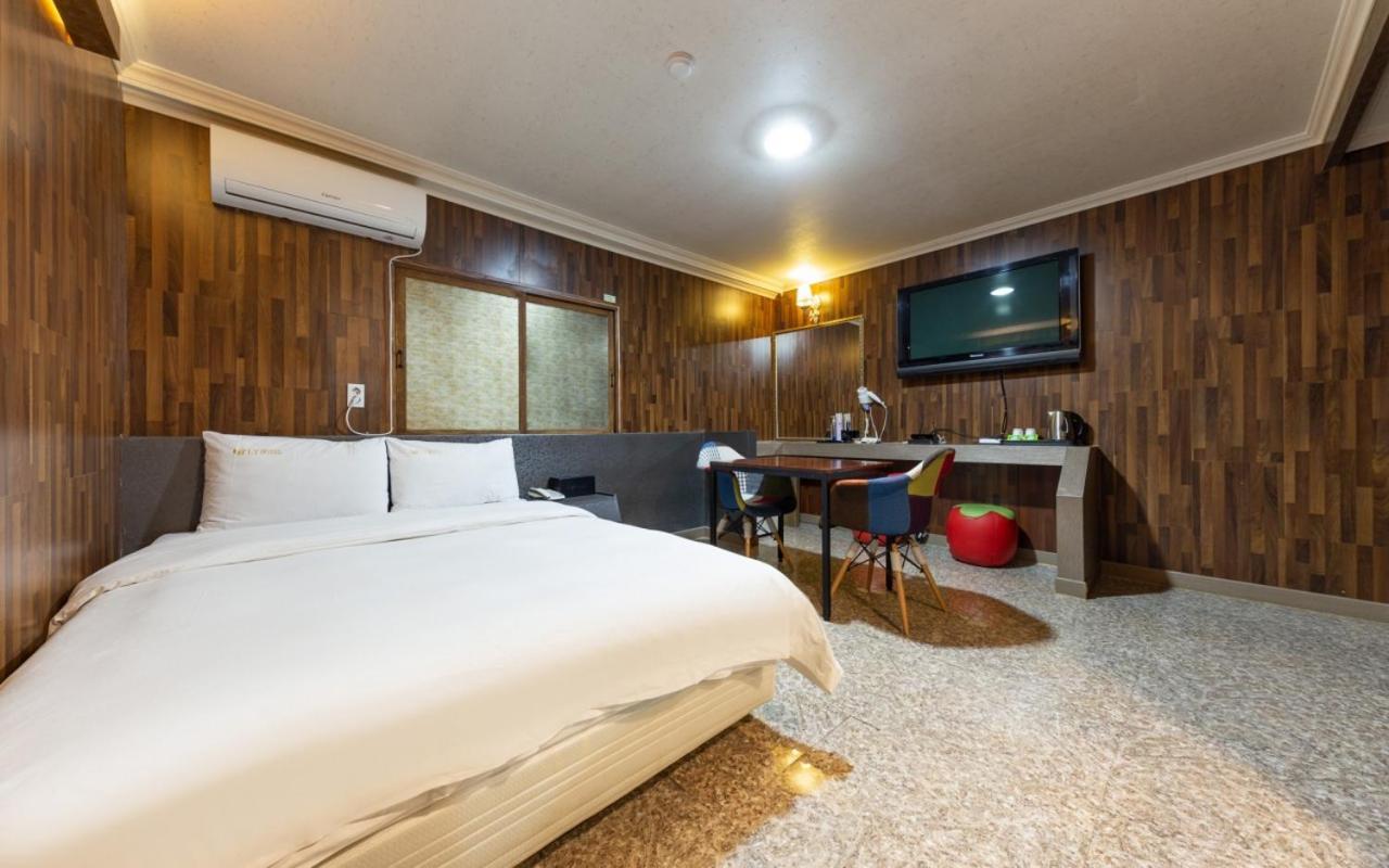 I.Y Hotel Σουγόν Εξωτερικό φωτογραφία