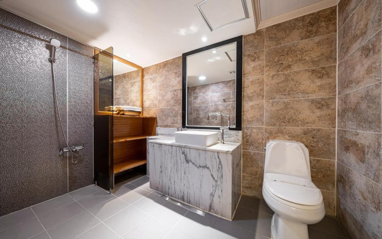 I.Y Hotel Σουγόν Εξωτερικό φωτογραφία