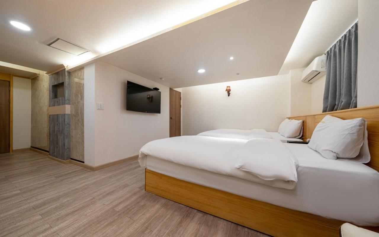 I.Y Hotel Σουγόν Εξωτερικό φωτογραφία
