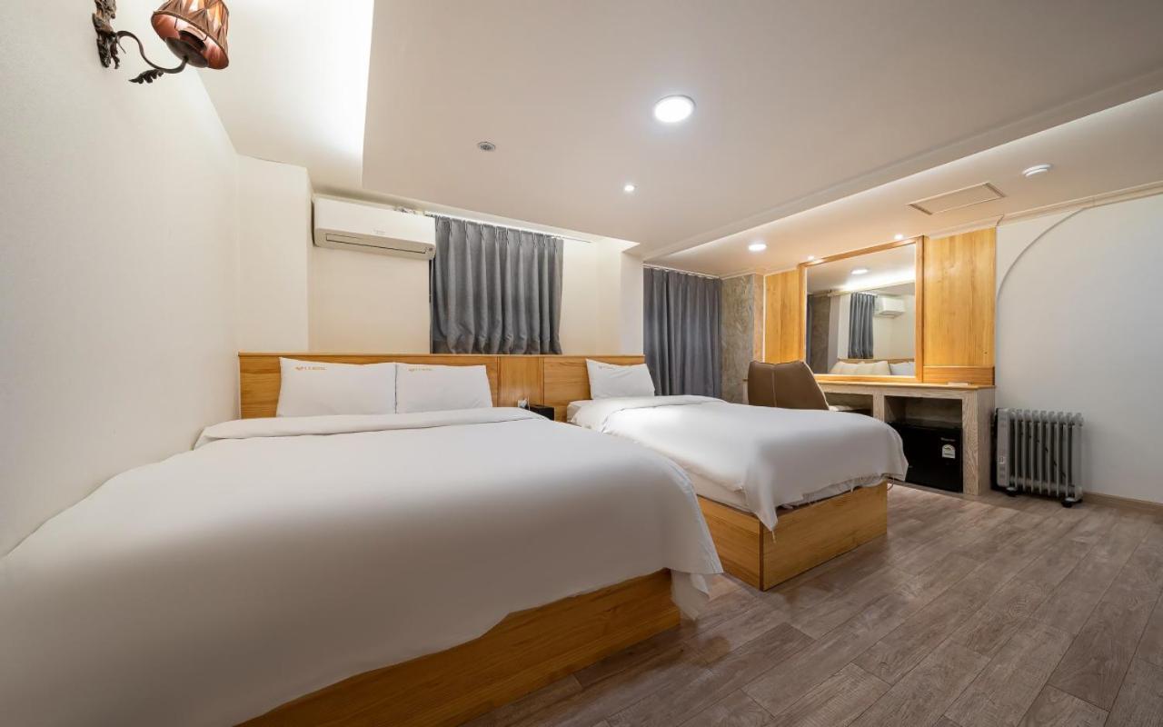 I.Y Hotel Σουγόν Εξωτερικό φωτογραφία