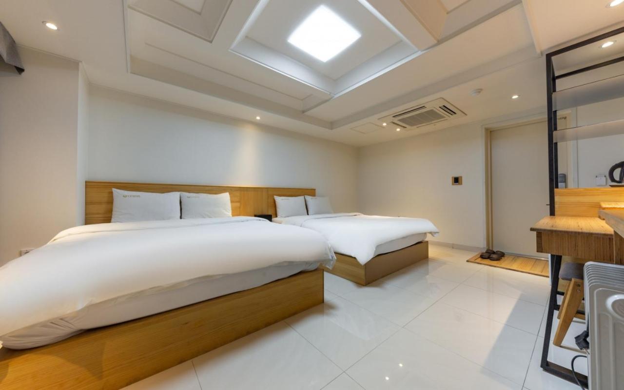 I.Y Hotel Σουγόν Εξωτερικό φωτογραφία