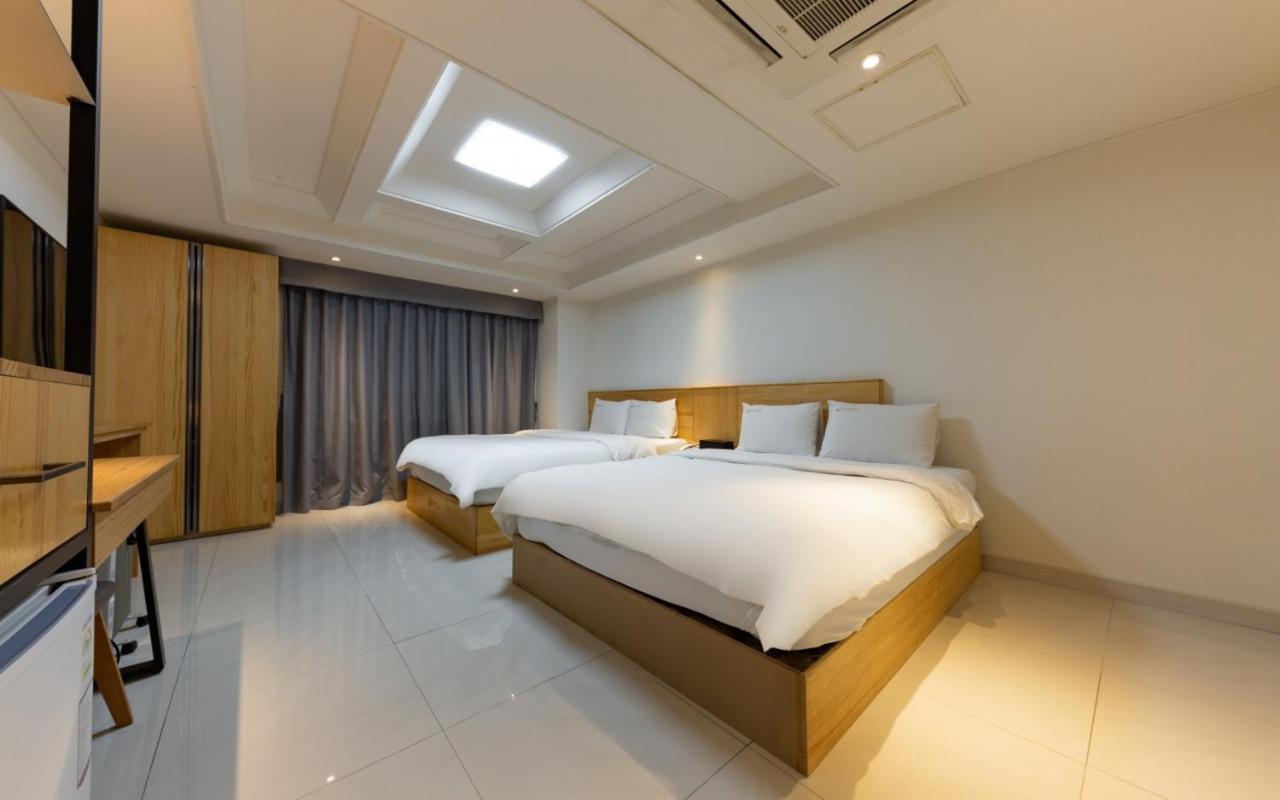 I.Y Hotel Σουγόν Εξωτερικό φωτογραφία