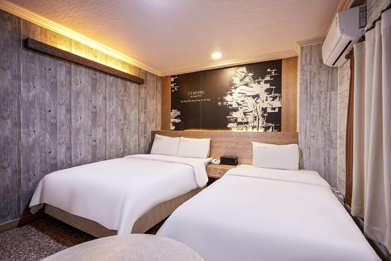 I.Y Hotel Σουγόν Εξωτερικό φωτογραφία
