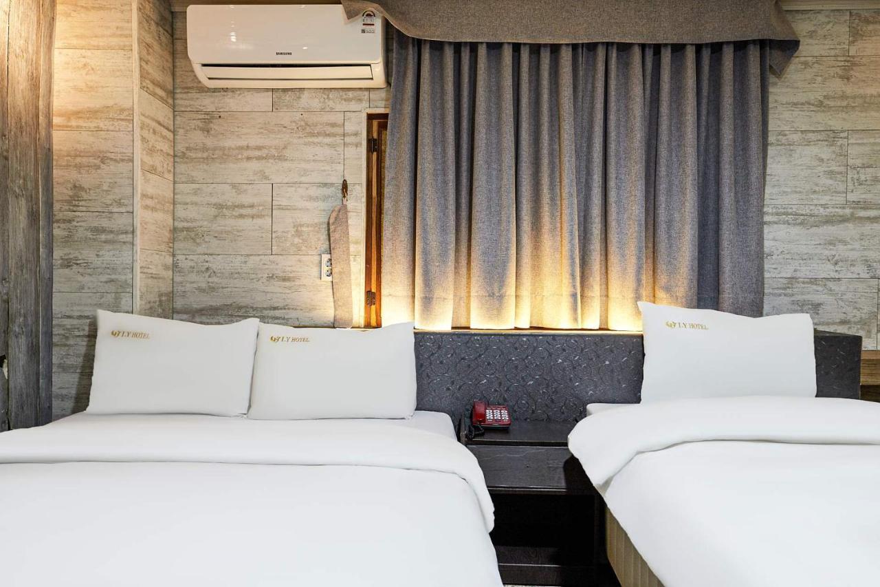 I.Y Hotel Σουγόν Εξωτερικό φωτογραφία